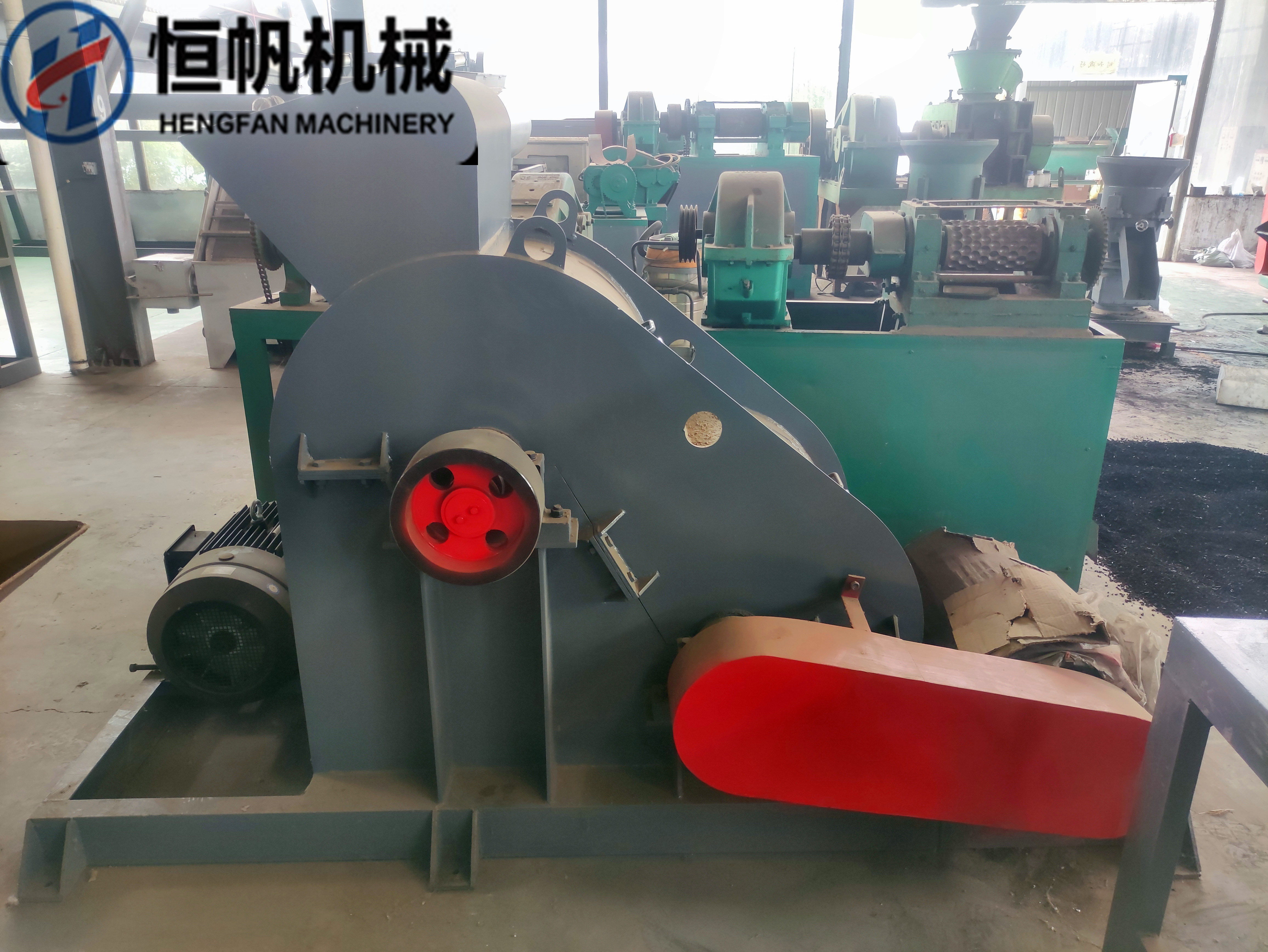 翻堆機(jī)與其他類型機(jī)如“打翻機(jī)”、 “攪拌機(jī)”、“螺旋翻攪機(jī)”等相比具有顯著特點(圖1)